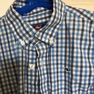 Vineyard Vines boy button down size M